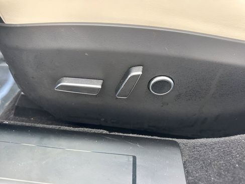 Used 2021 Tesla Model S Plaid image 10