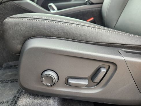 Used 2026 Volvo XC40 B5 Ultra w/ Protection Package Premier image 8