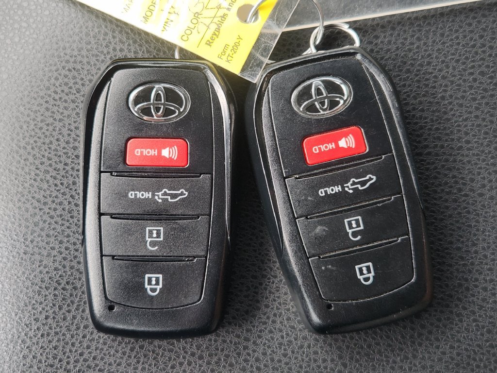 Certified 2025 Toyota Tacoma Limited AWD/4WD image 30