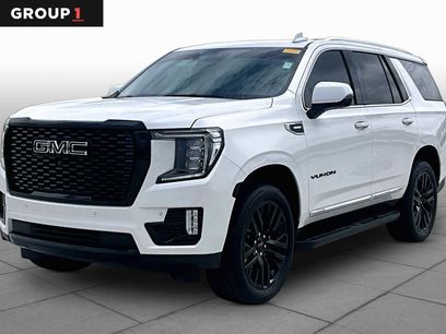 Used 2024 GMC Yukon SLT w/ SLT Luxury Package