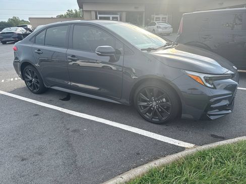 Used 2023 Toyota Corolla SE FWD image 5