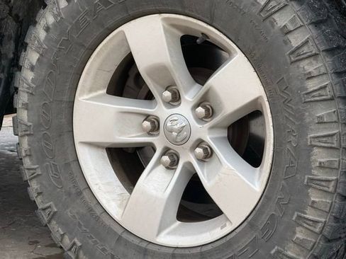 Used 2021 RAM 1500 Tradesman w/ Chrome Plus Package RWD image 11