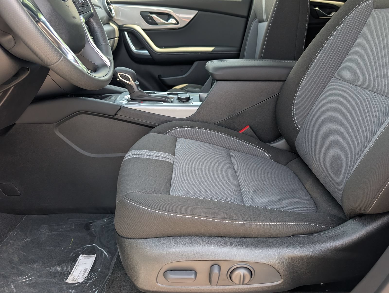 New 2026 Chevrolet Blazer LT w/ Convenience Package FWD image 6