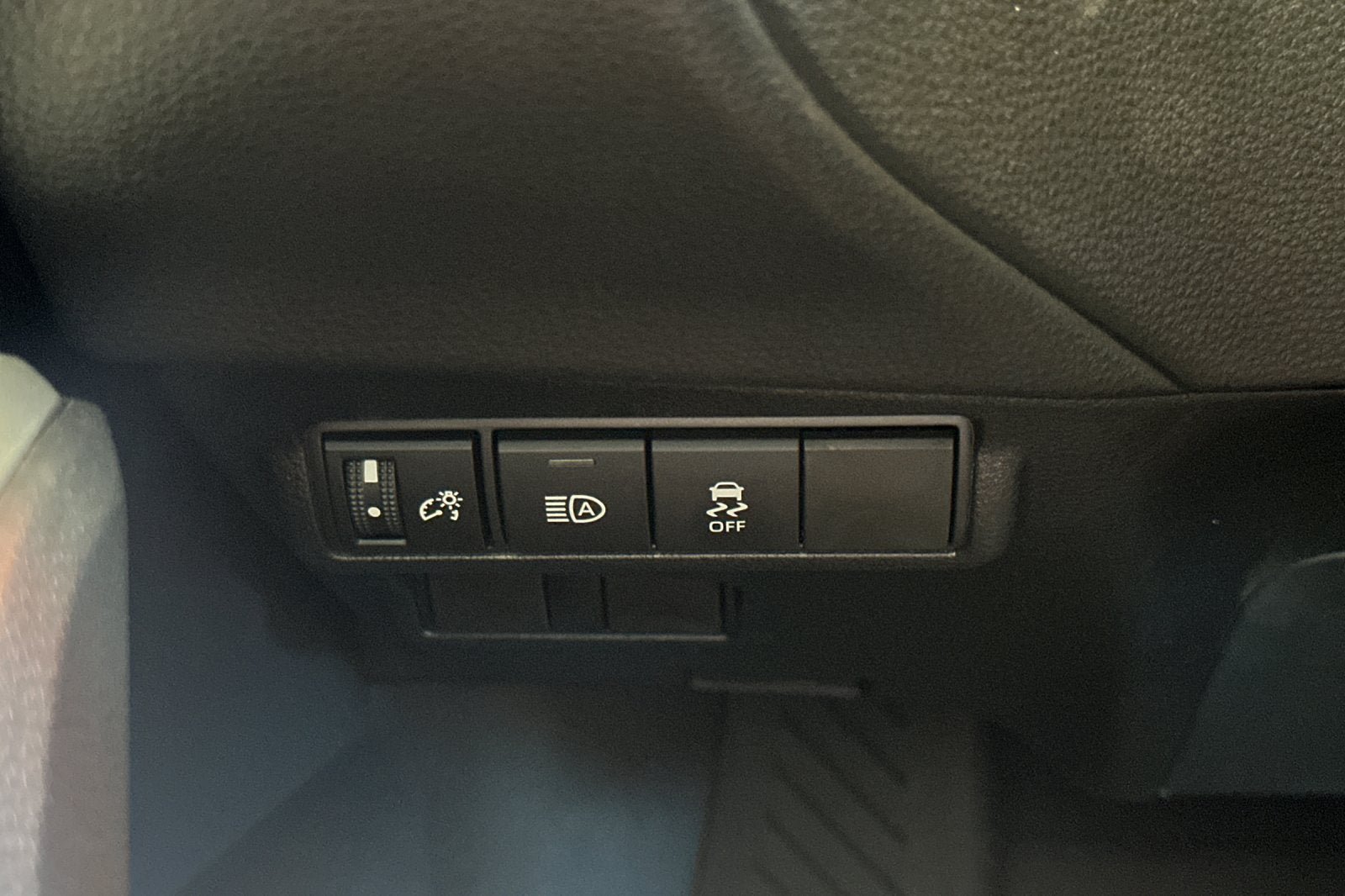 New 2026 Toyota Corolla Cross LE AWD/4WD image 28