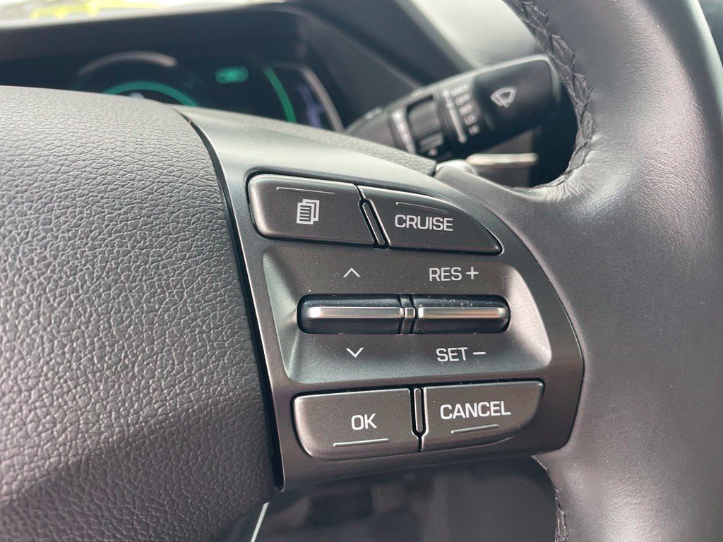 Used 2020 Hyundai Ioniq SE FWD image 30