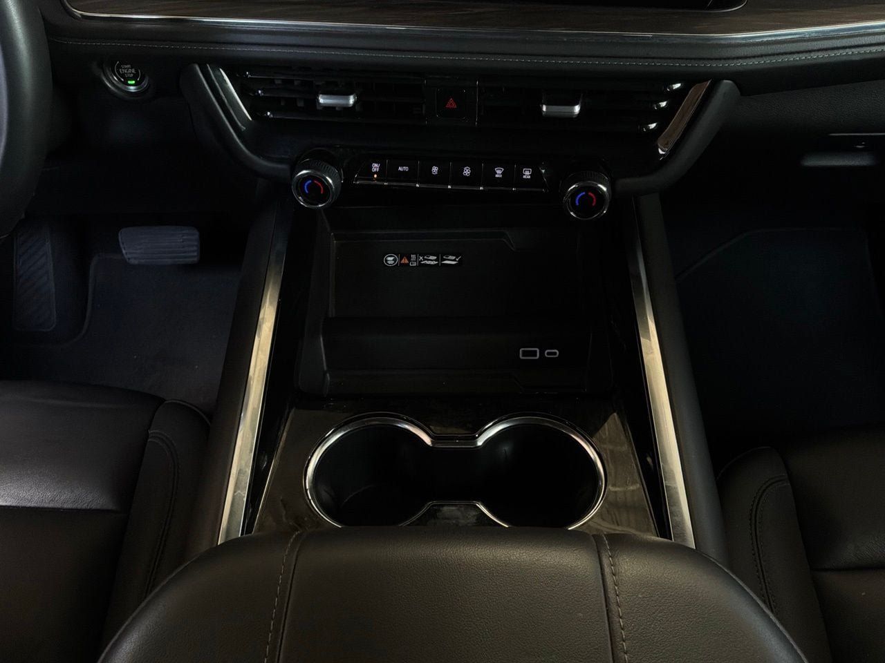 Used 2025 Chevrolet Tahoe Z71 AWD/4WD image 17