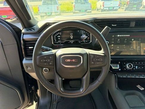 Used 2025 GMC Sierra 2500 AT4 AWD/4WD image 2