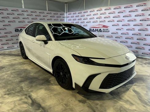 Used 2026 Toyota Camry SE image 5