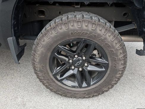 Used 2022 Chevrolet Silverado 1500 LT Trail Boss AWD/4WD image 13