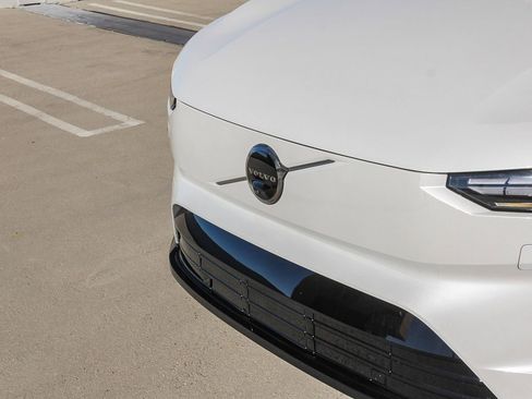 New 2025 Volvo EX90 Plus image 11