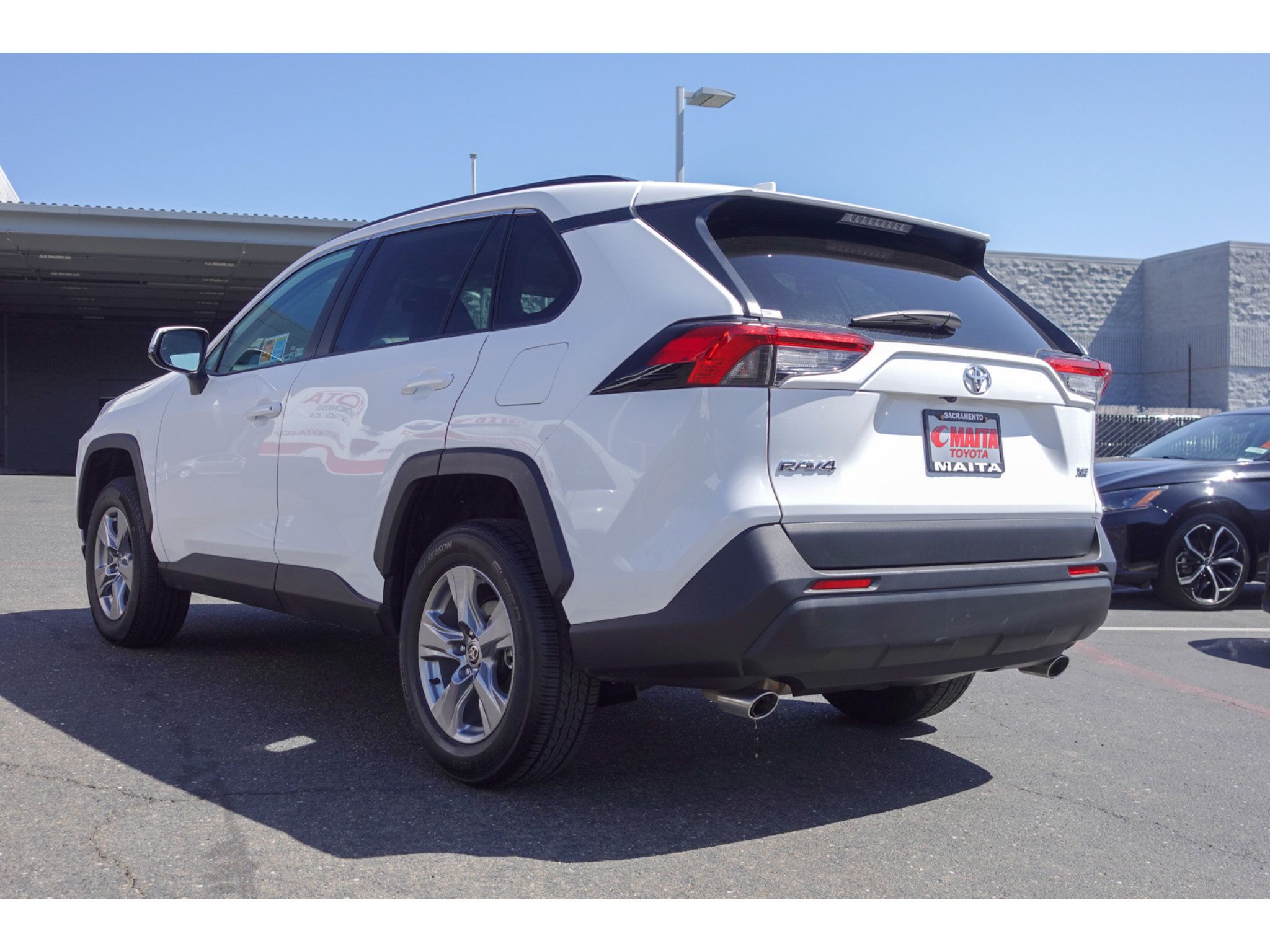 Used 2025 Toyota RAV4 XLE FWD image 5
