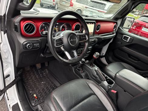 Used 2018 Jeep Wrangler Rubicon AWD/4WD image 11