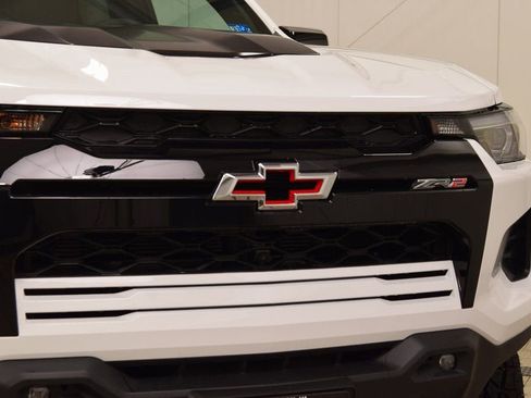 New 2026 Chevrolet Colorado ZR2 w/ Technology Package image 11