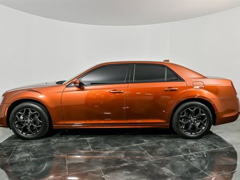 Used 2021 Chrysler 300 Touring L image 7