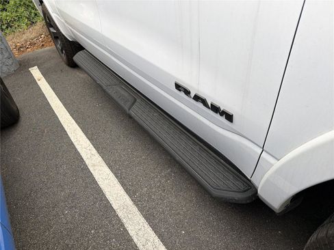 Used 2025 RAM 1500 Big Horn AWD/4WD image 5