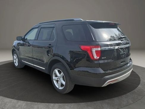 Used 2017 Ford Explorer XLT w/ Equipment Group 202A AWD/4WD image 5