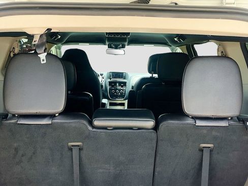 Used 2019 Dodge Grand Caravan SXT FWD image 25