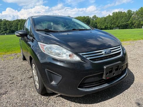 Used 2013 Ford Fiesta SE w/ Super Fuel Economy Pkg FWD image 6