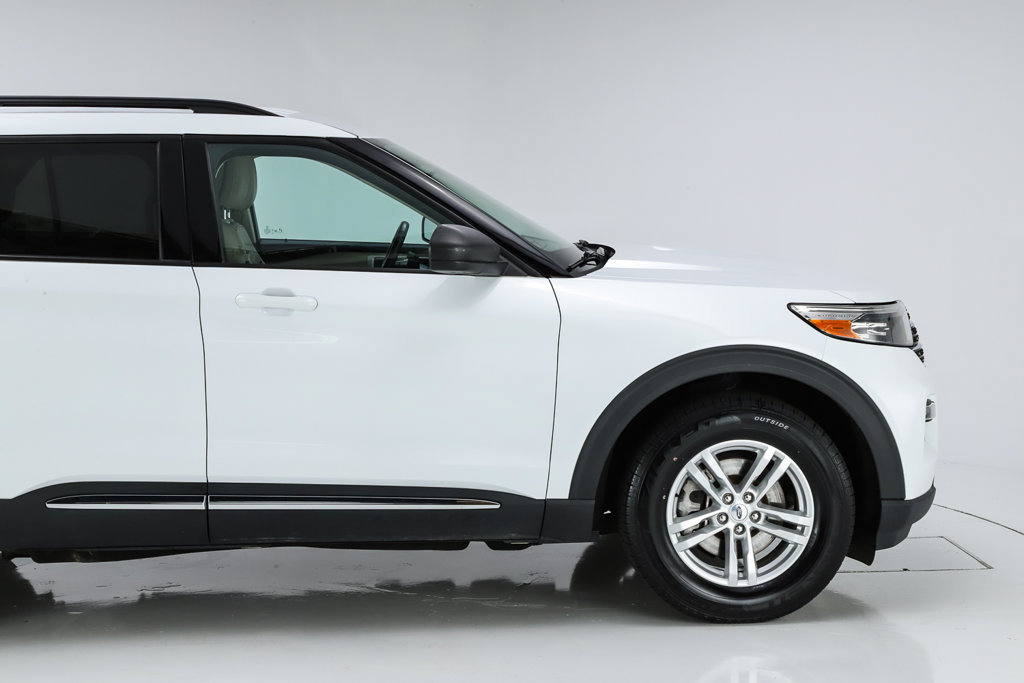 Used 2023 Ford Explorer XLT w/ Equipment Group 202A AWD/4WD image 56