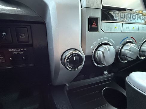 Used 2018 Toyota Tundra SR5 image 19