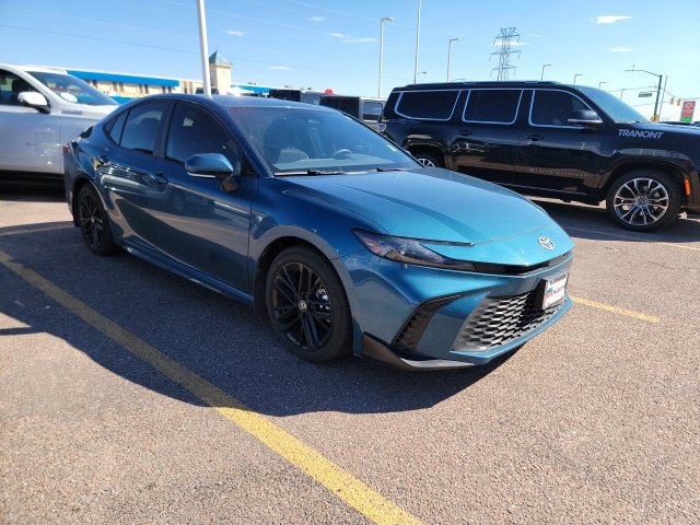 Used 2025 Toyota Camry SE w/ Multimedia Upgrade Package FWD image 3