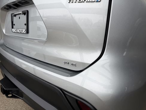 Used 2023 Toyota Highlander XLE image 32