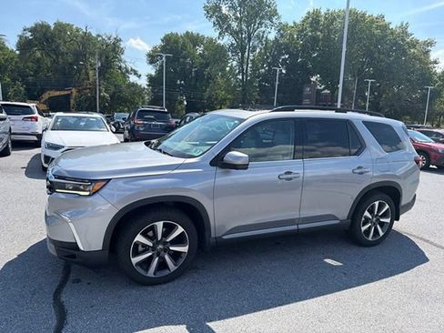 Used 2023 Honda Pilot Elite image 3