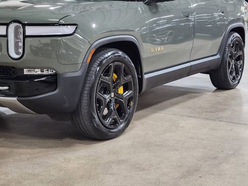 Used 2023 Rivian R1S Launch Edition image 12