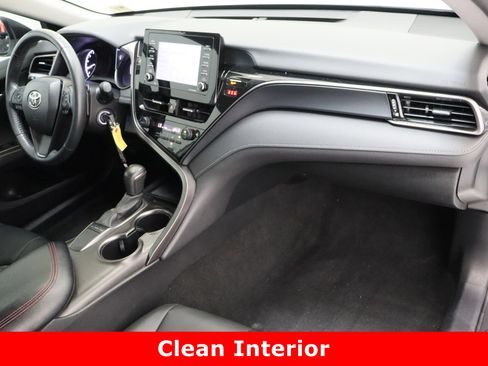 Used 2024 Toyota Camry SE image 33