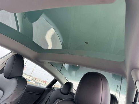 Used 2023 Tesla Model 3 Standard Range image 21