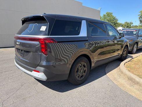 Used 2025 Kia Carnival FWD image 6