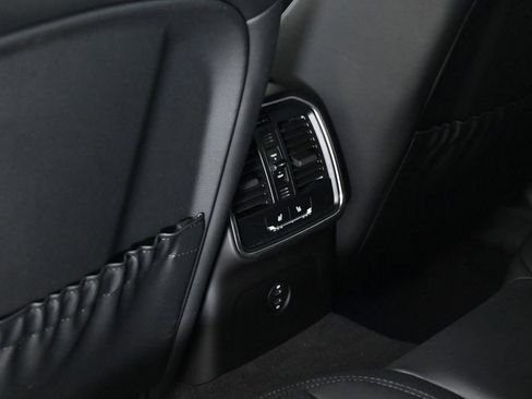 Certified 2024 Porsche Macan AWD/4WD image 20