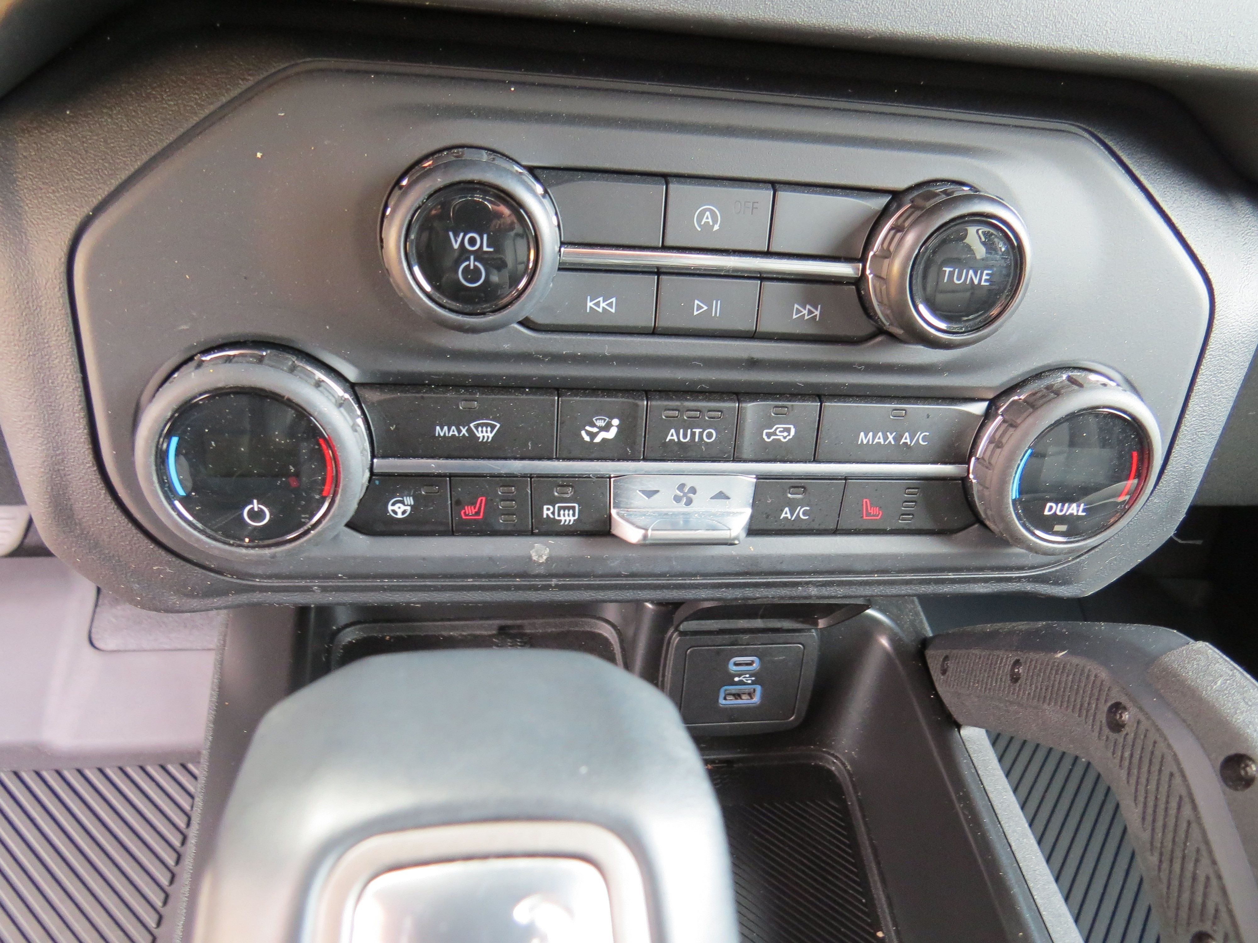 Used 2025 Ford Bronco Badlands AWD/4WD image 22