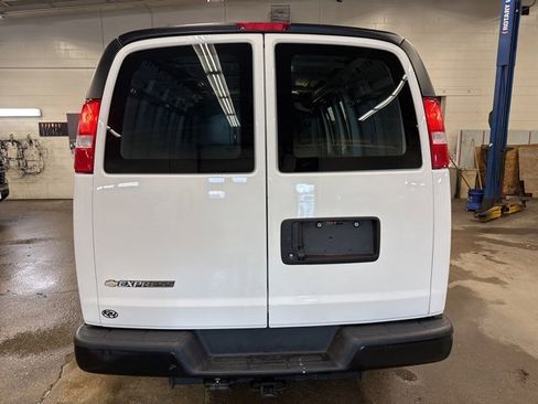 Used 2023 Chevrolet Express 3500 Work Van w/ Driver Convenience Package image 5