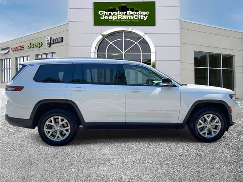 Used 2023 Jeep Grand Cherokee L Limited AWD/4WD image 5