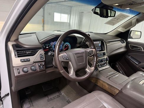 Used 2018 GMC Yukon XL Denali AWD/4WD image 16