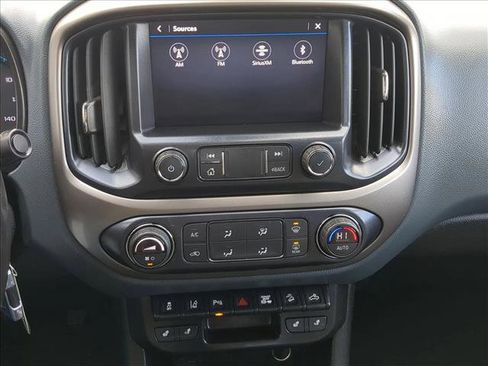 Used 2022 Chevrolet Colorado Z71 w/ Safety Package image 21