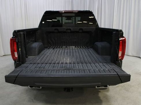 Used 2023 GMC Sierra 1500 AT4 w/ AT4 Premium Package AWD/4WD image 32