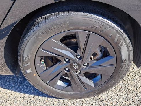 Used 2023 Hyundai Elantra SEL image 30