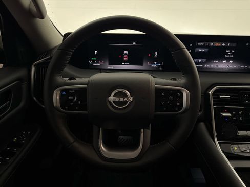 Used 2025 Nissan Armada SV image 18