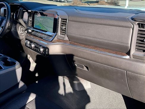 Used 2025 GMC Sierra 2500 SLE w/ SLE Convenience Package image 14