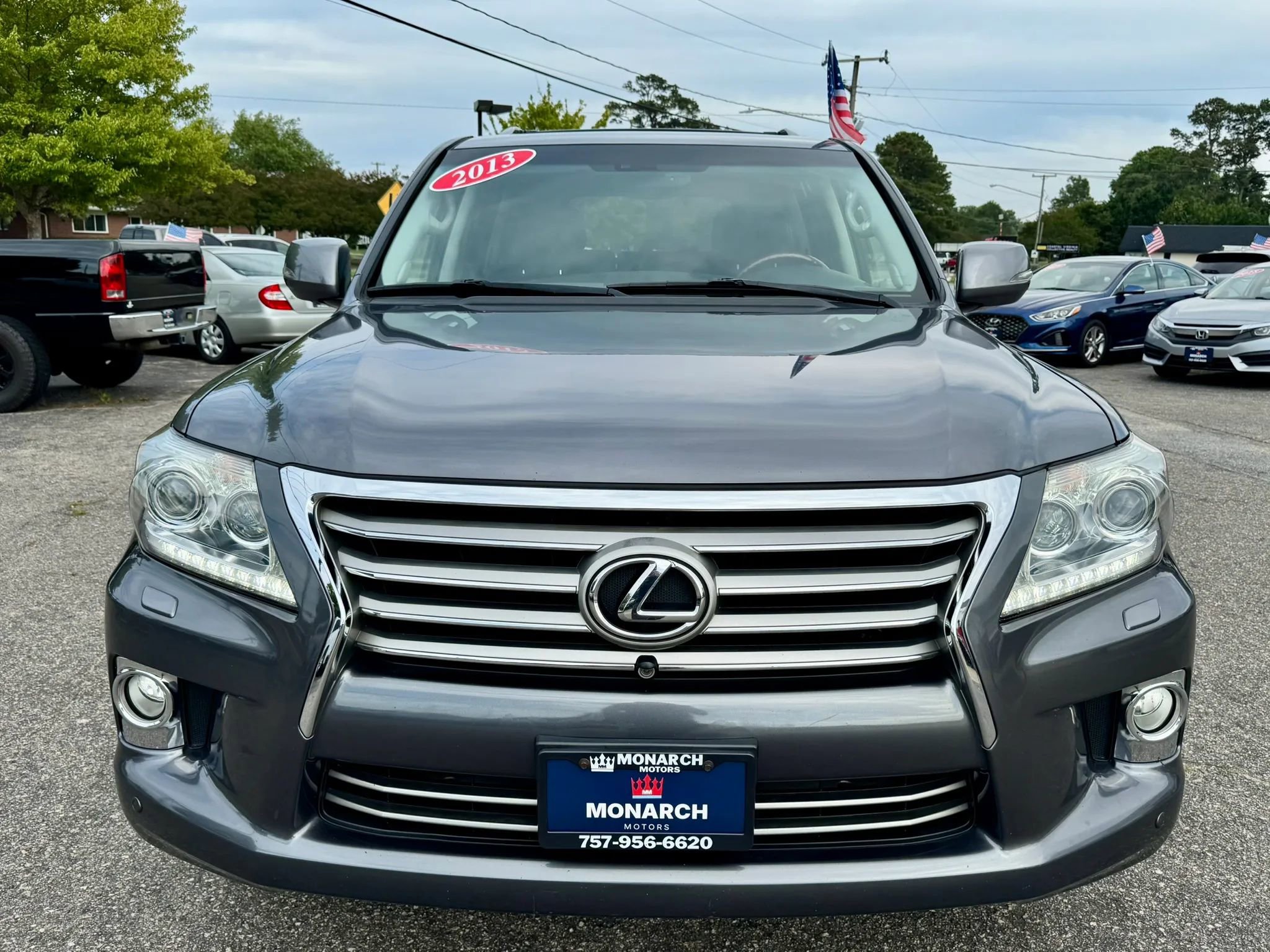 Used 2013 Lexus LX 570 4WD w/ Luxury Pkg image 8