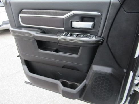 Used 2024 RAM 2500 Big Horn AWD/4WD image 18