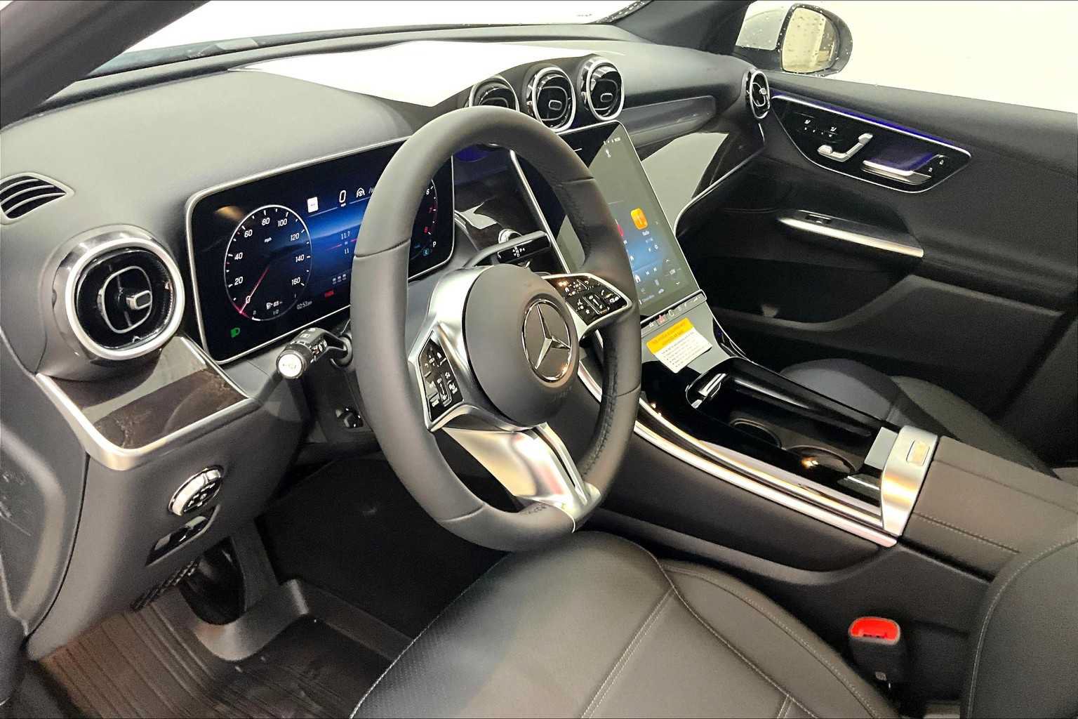 Used 2026 Mercedes-Benz GLC 300 image 8