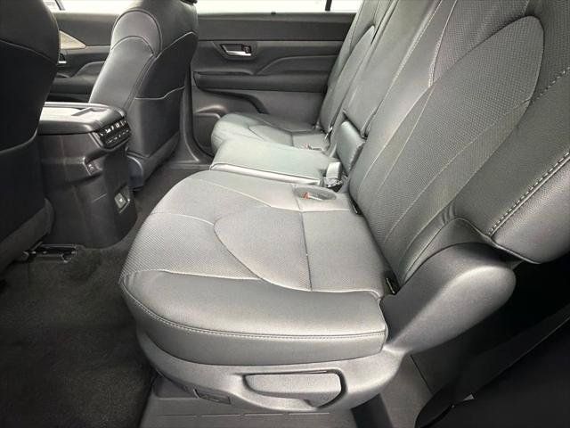 Certified 2026 Toyota Grand Highlander FWD image 40