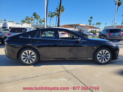 Certified 2023 Toyota Mirai XLE image 3