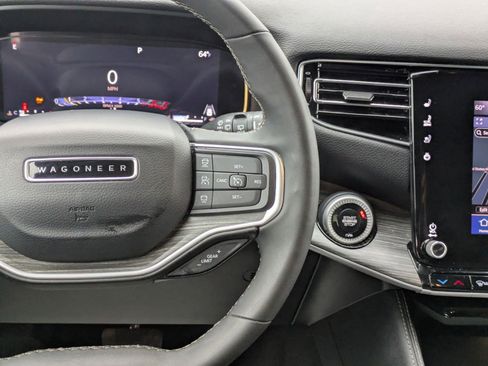 Certified 2024 Jeep Wagoneer L Series II w/ Flexible Seating Group image 21