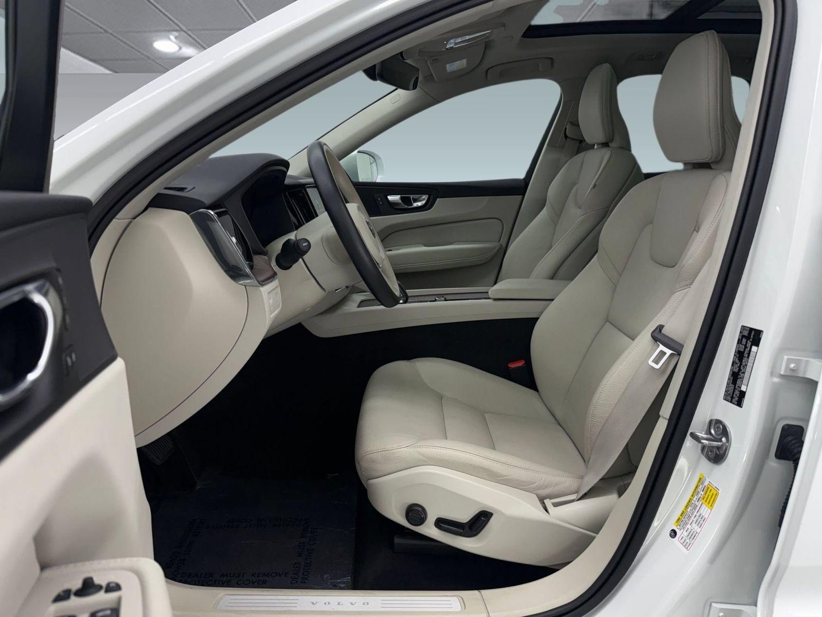Used 2022 Volvo XC60 B5 Momentum FWD image 5