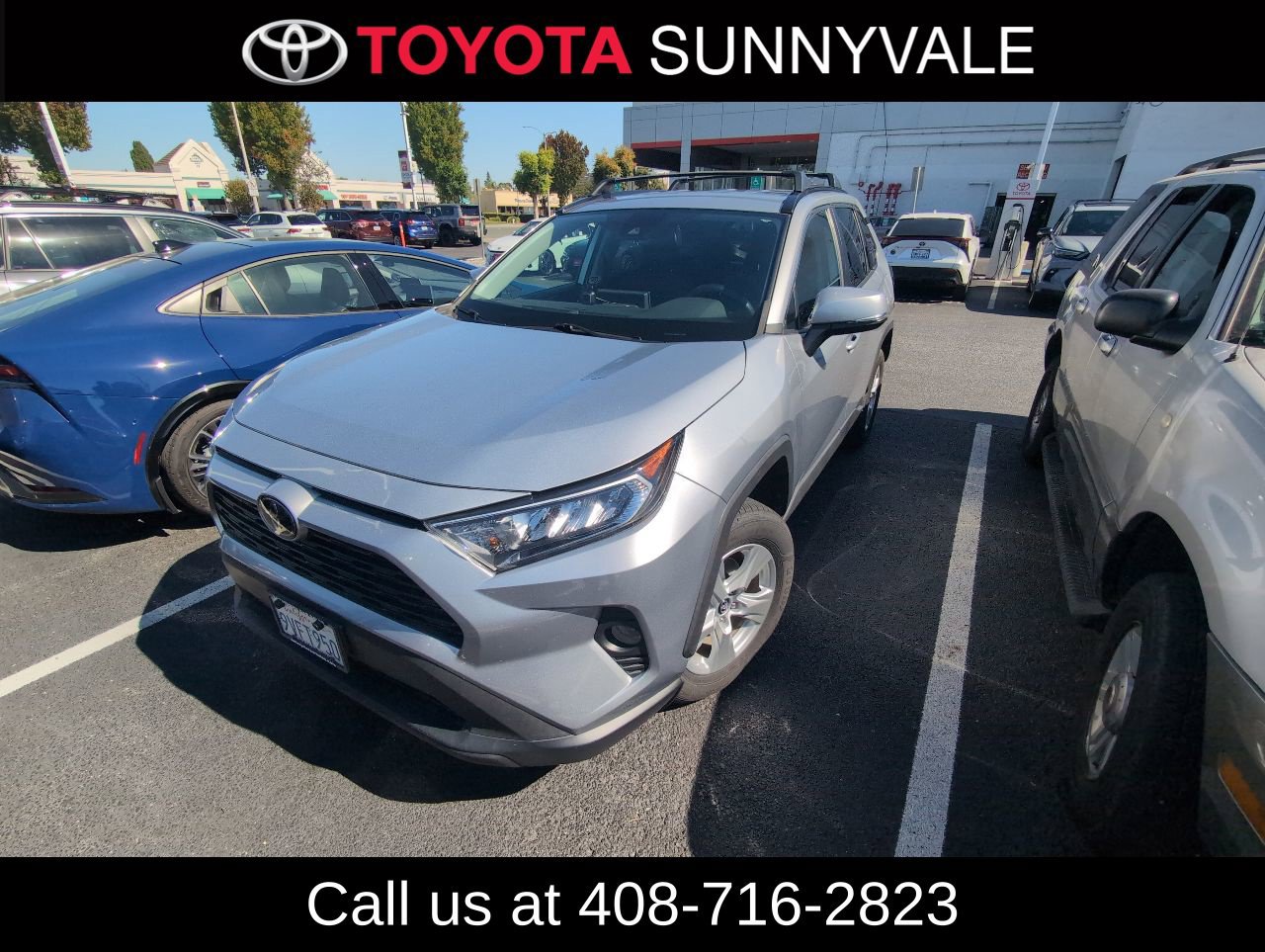Used 2021 Toyota RAV4 XLE FWD image 1