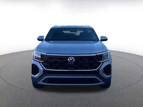 Used 2025 Volkswagen Atlas Cross Sport SE image 4